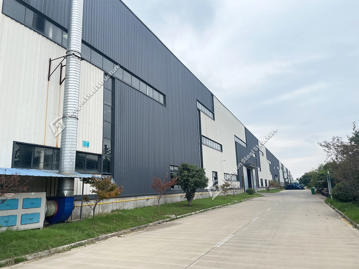 Entrepôt et atelier